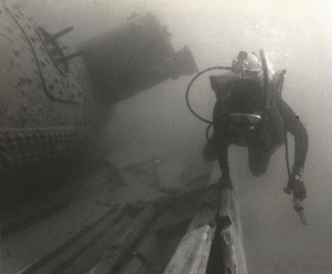 Diver explores the remains of an unidentified coal carrier in Georgian Bay, Tobermory, Lake Huron. Photo Credit: Bill Hughes.